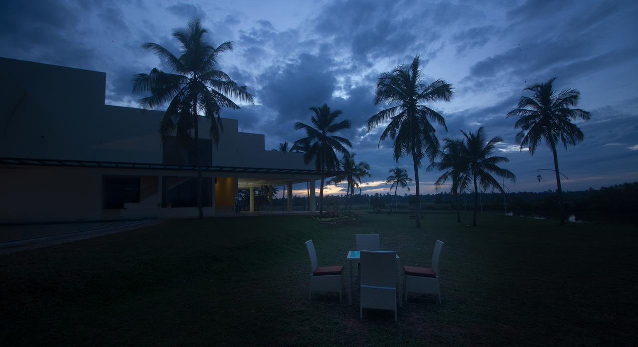 Avenra Gangaara Hotel Wennappuwa Exterior foto