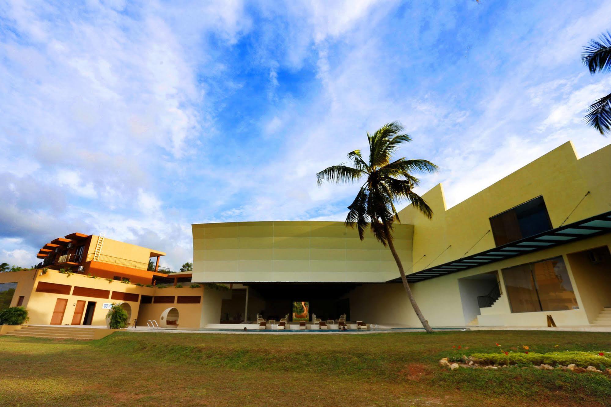 Avenra Gangaara Hotel Wennappuwa Exterior foto